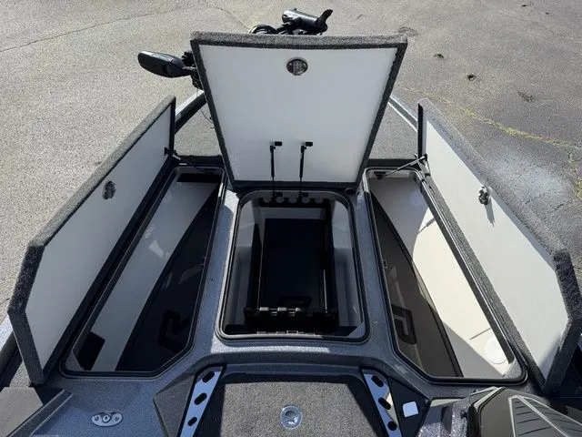 Slide: The Image of Ranger Z519R 2026 - 7