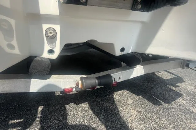 Slide: The Image of 2007 Haynie 23 Bigfoot boat trailer detail, showing rear section and light fixture. - 6