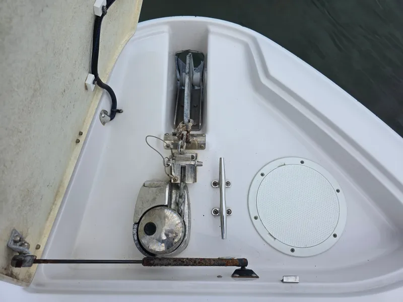 Slide: The Image of Anchor windlass on a 2013 Four Winns H310 boat. - 34
