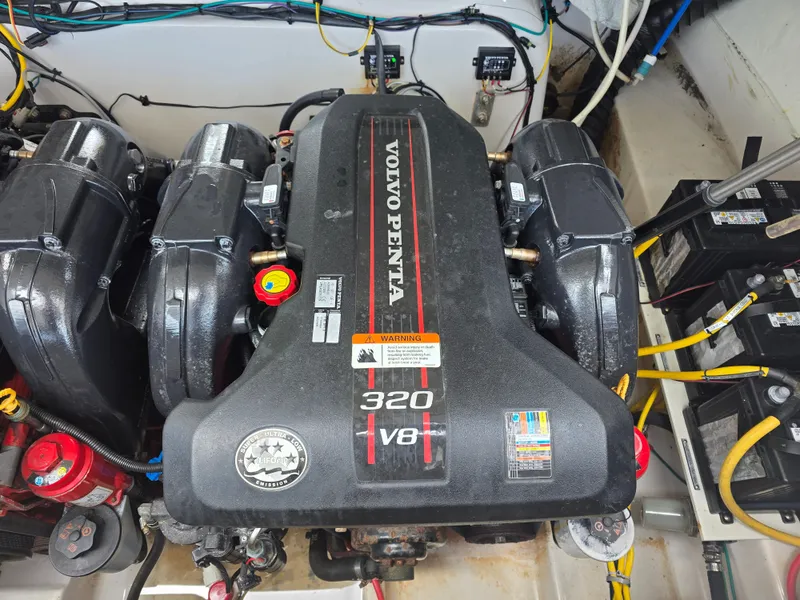 Slide: The Image of Volvo Penta 320 V8 engine in 2013 Four Winns H310 boat. - 39