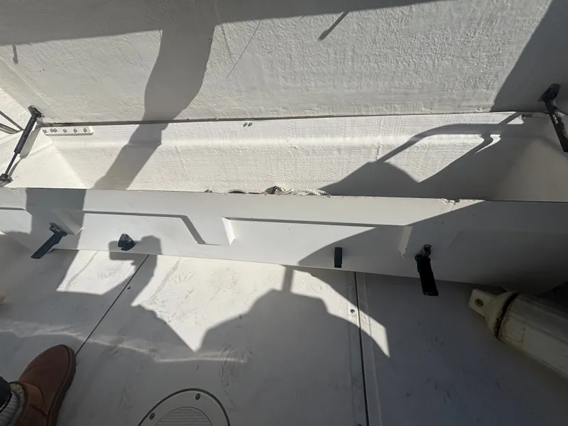 Slide: The Image of Interior of a 2000 Boston Whaler 180 Dauntless boat. - 18