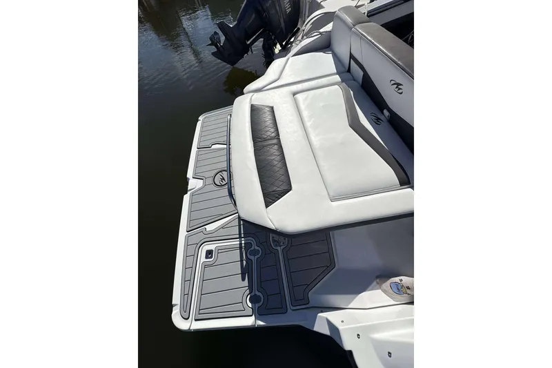 Slide: The Image of 2018 Monterey 278SS Super Sport boat with sleek seating and swim platform. - 19