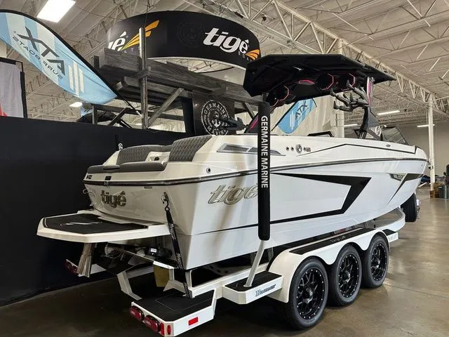 Slide: The Image of Tigé 24RZX 2025 - 4