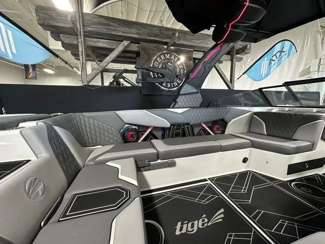 Slide: The Image of Tigé 24RZX 2025 - 9