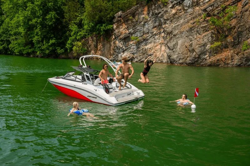 Slide: The Image of Yamaha AR195 2026 - 2