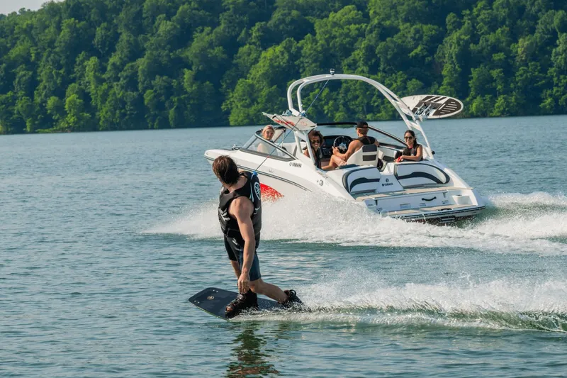 Slide: The Image of Yamaha AR195 2026 - 6