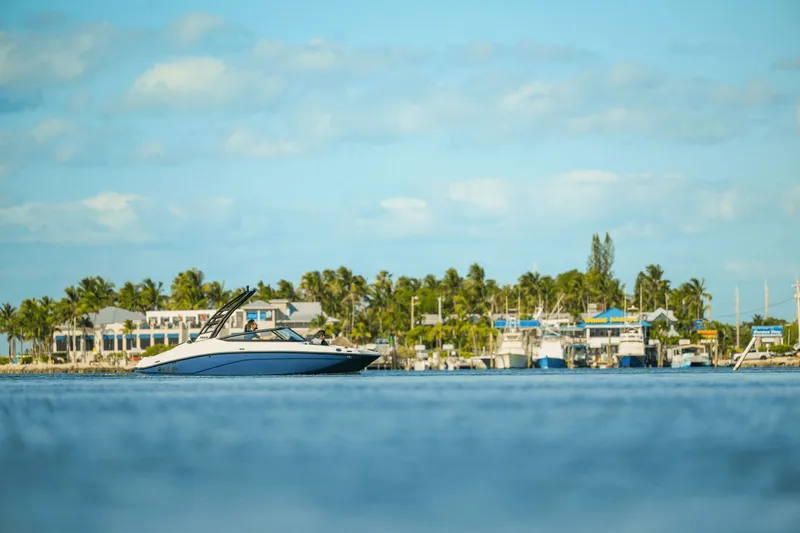 Slide: The Image of Yamaha 195S 2026 - 15