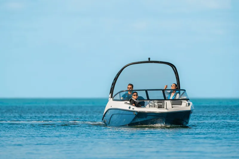 Slide: The Image of Yamaha 195S 2026 - 4