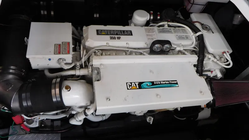 Slide: The Image of Caterpillar 3126 marine engine in a 2002 Sea Ray 380 Sundancer yacht. - 18