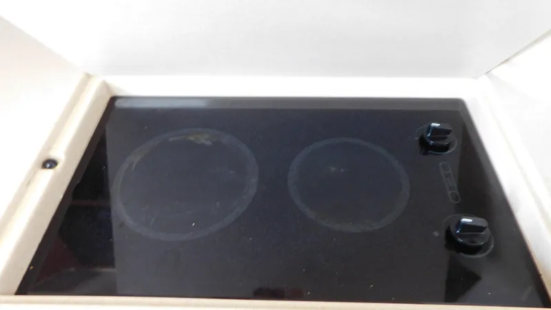 Slide: The Image of Ceramic cooktop on 2002 Sea Ray 380 Sundancer yacht kitchen. - 44