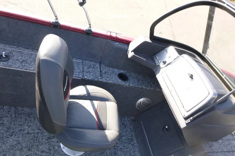 Slide: The Image of 2019 Tracker Pro Guide V-175 WT boat interior with seat and console. - 11