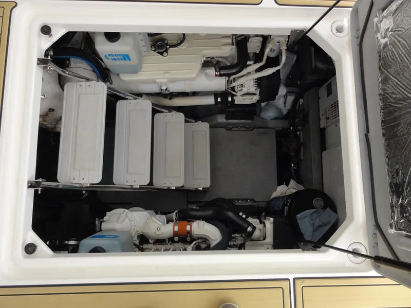 Slide: The Image of Meridian 441 Sedan 2009 - 72