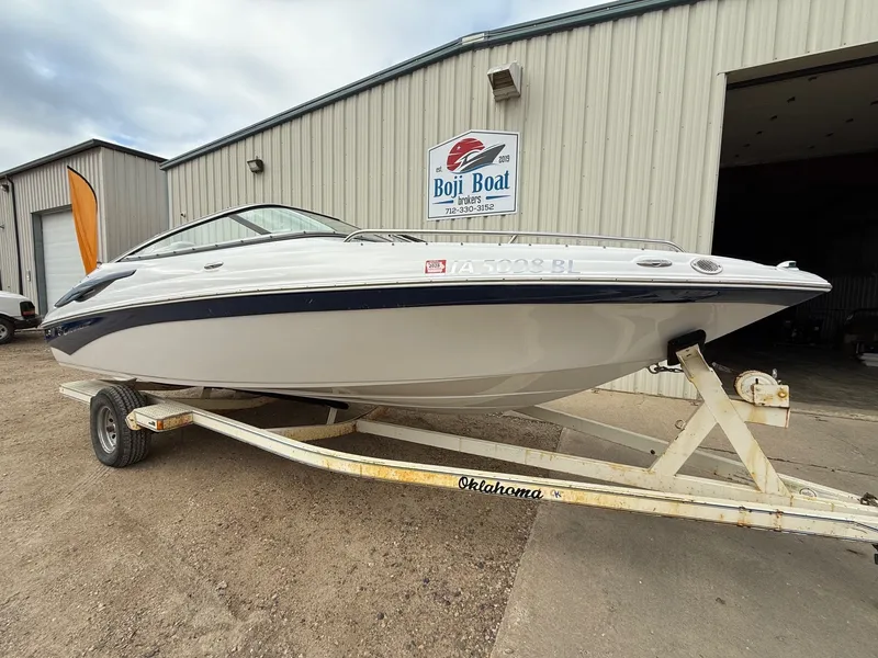 Slide: The Image of Crownline Boats 21 SS 2011 - 1