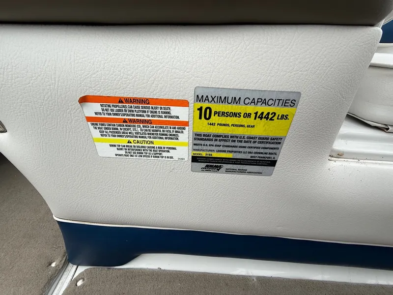 Slide: The Image of Crownline Boats 21 SS 2011 - 11