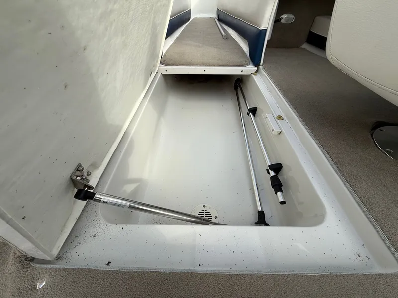 Slide: The Image of Crownline Boats 21 SS 2011 - 18