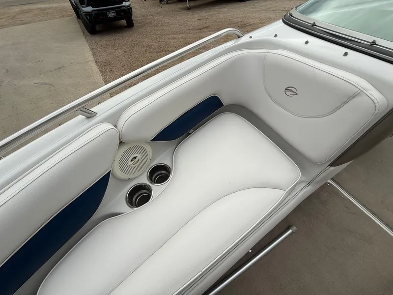 Slide: The Image of Crownline Boats 21 SS 2011 - 8