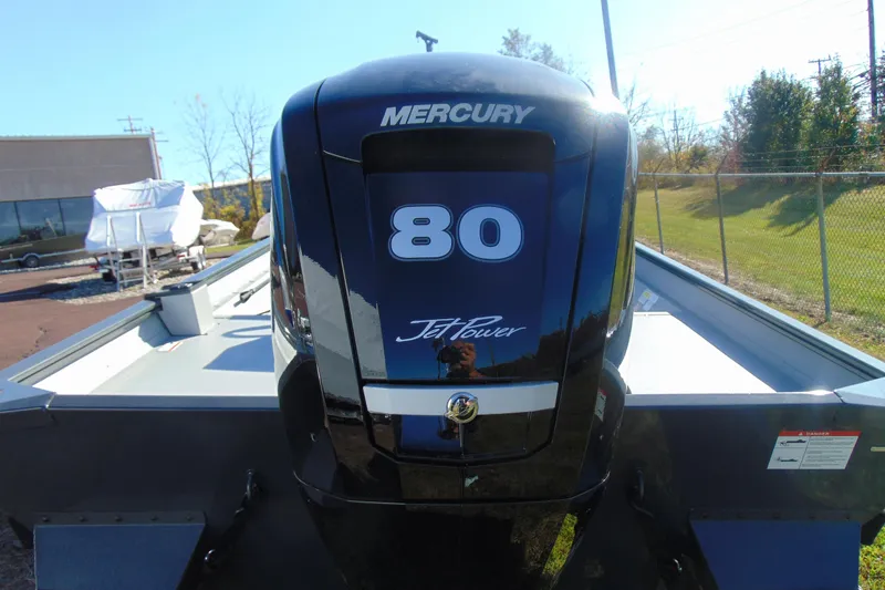 Slide: The Image of 2026 Crestliner 2070 Retriever CC with Mercury 80 Jet Power engine. - 4