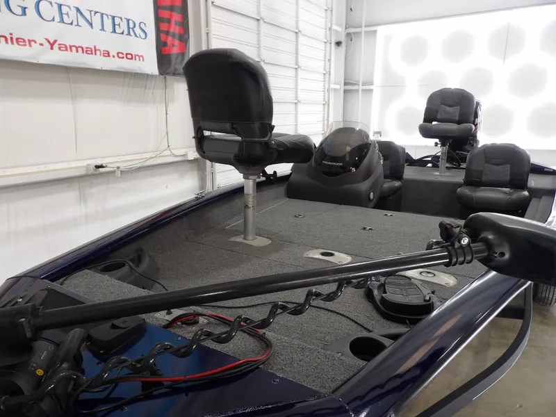 Slide: The Image of Tracker Pro Team 175 2019 - 10