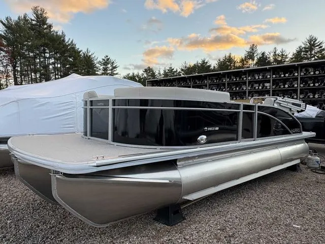 Slide: The Image of Harris Breeze 210 2026 - 11