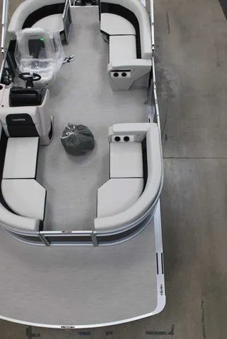 Slide: The Image of Harris Breeze 210 2026 - 3