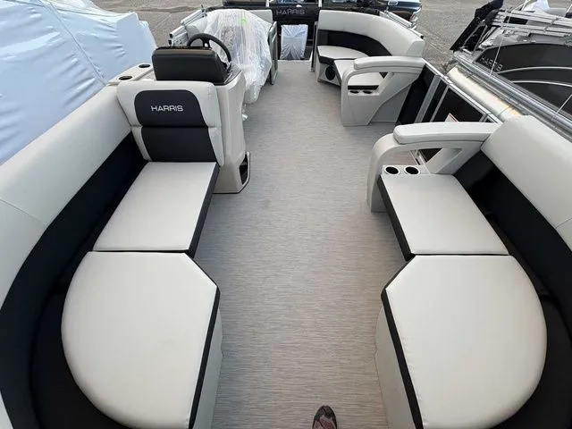 Slide: The Image of Harris Breeze 210 2026 - 6