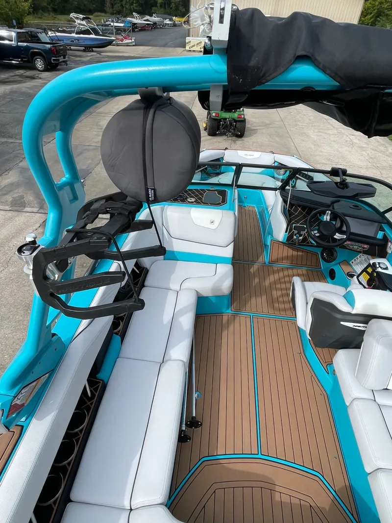 Slide: The Image of Nautique Super Air Nautique GS22 2018 - 10