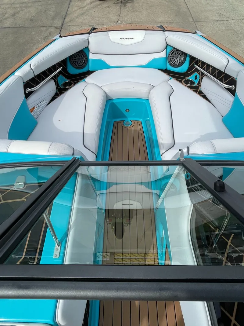 Slide: The Image of Nautique Super Air Nautique GS22 2018 - 13
