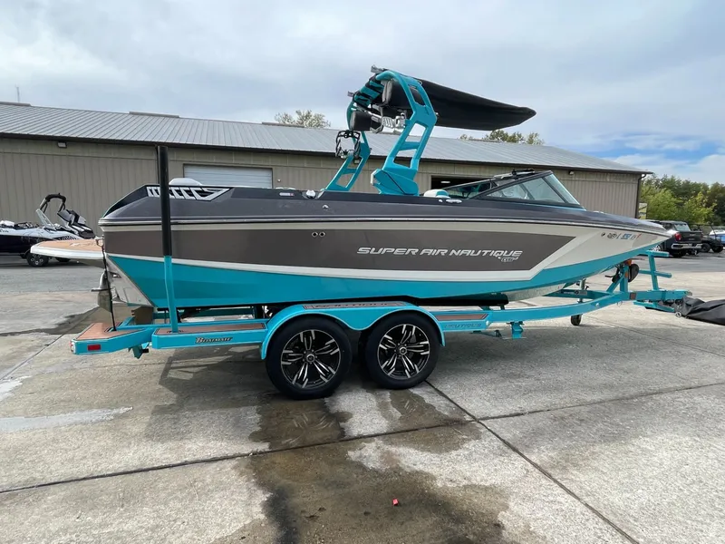 Slide: The Image of Nautique Super Air Nautique GS22 2018 - 23