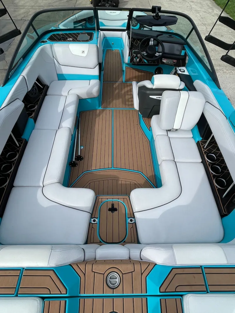 Slide: The Image of Nautique Super Air Nautique GS22 2018 - 8