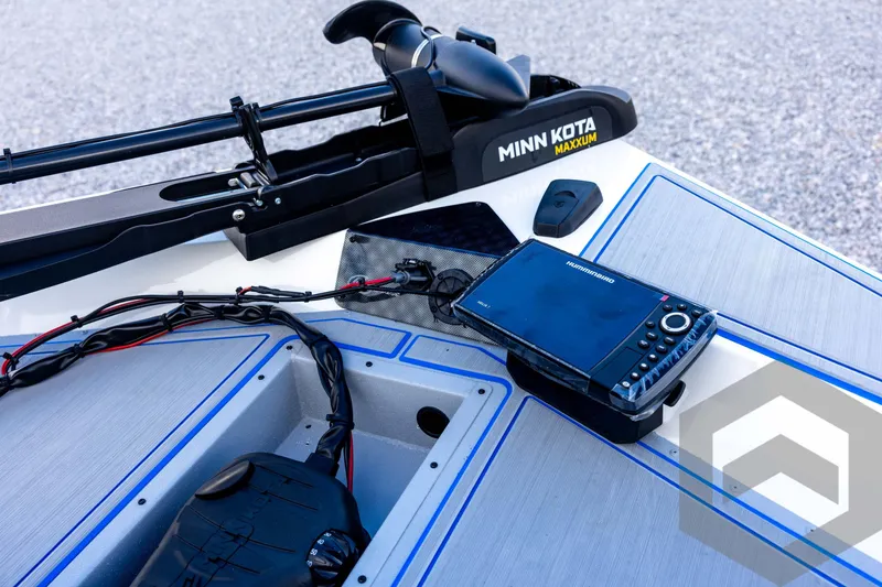 Slide: The Image of 2026 G3 Sportsman 1710 SE boat with Minn Kota Maxxum trolling motor and Humminbird fish finder. - 39