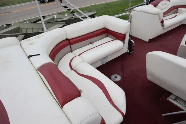 Slide: The Image of Lowe Jamaica JM220 2004 - 15