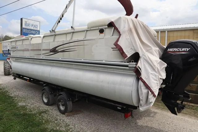 Slide: The Image of Lowe Jamaica JM220 2004 - 3