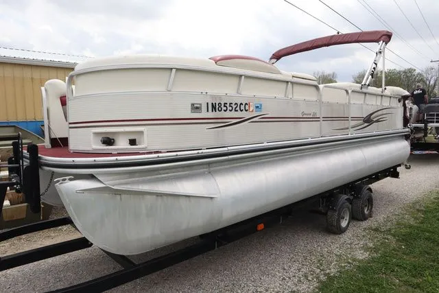 Slide: The Image of Lowe Jamaica JM220 2004 - 4