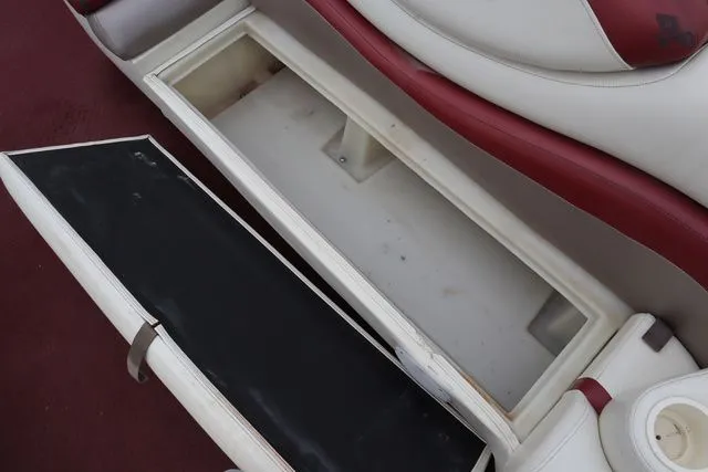 Slide: The Image of Lowe Jamaica JM220 2004 - 8