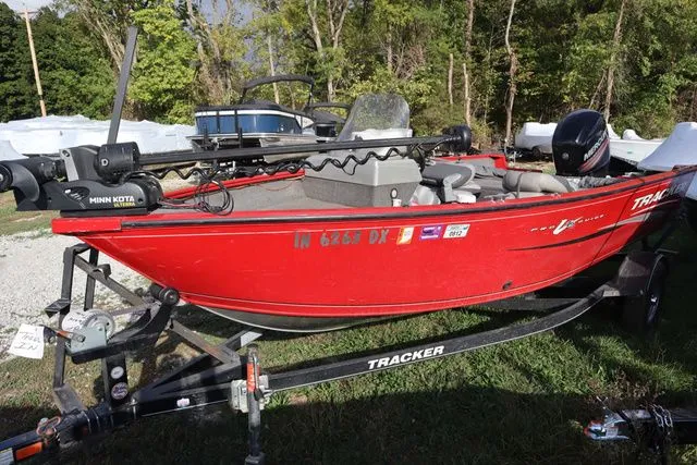 Slide: The Image of Tracker Pro Guide V-16 SC 2016 - 10