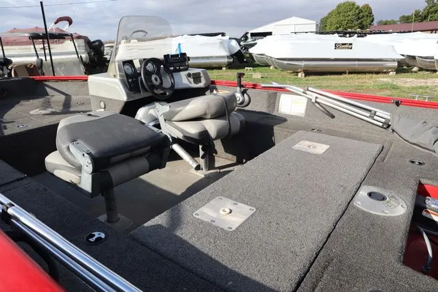 Slide: The Image of Tracker Pro Guide V-16 SC 2016 - 6