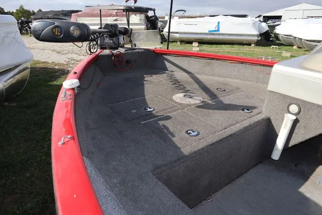 Slide: The Image of Tracker Pro Guide V-16 SC 2016 - 7