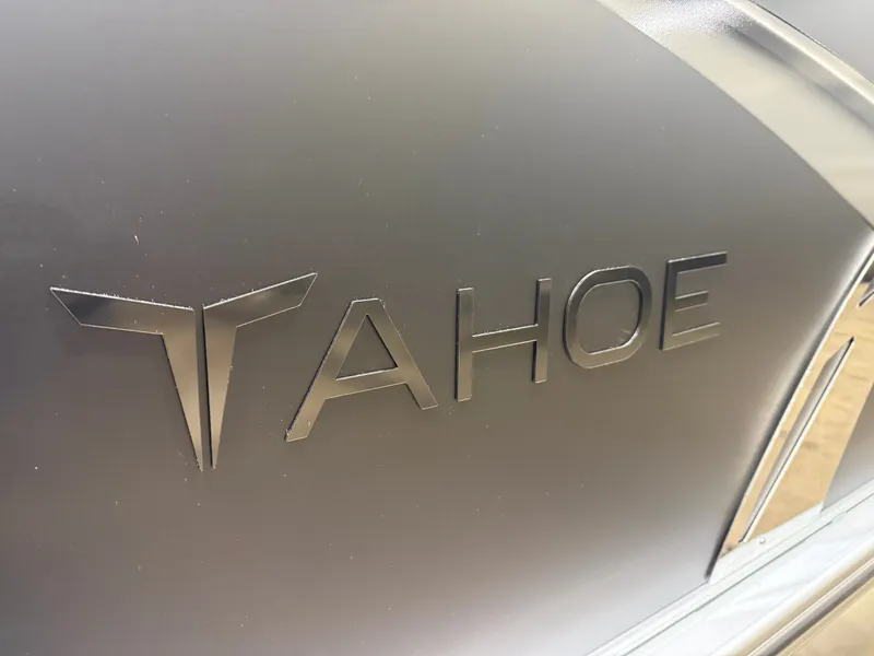 Slide: The Image of Tahoe LTZ 2385 Swingback (VRB) Tritoon & Honda 4-Stroke EFI 2026 - 44