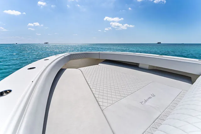 Slide: The Image of Bahama 41 2015 - 50