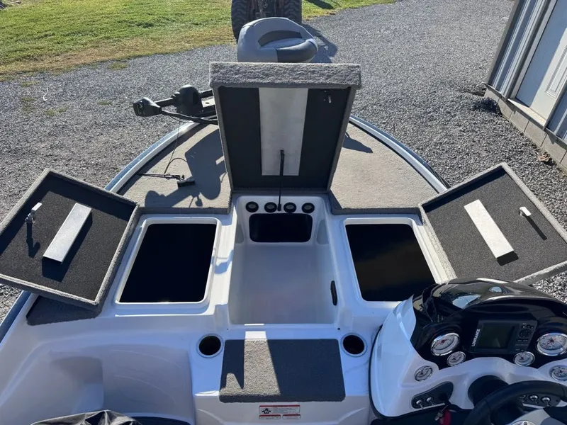 Slide: The Image of Nitro Z-6 2014 - 4