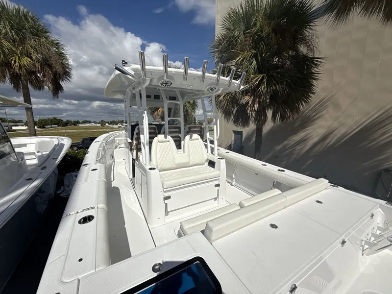 Slide: The Image of Everglades 335 Center Console 2026 - 17
