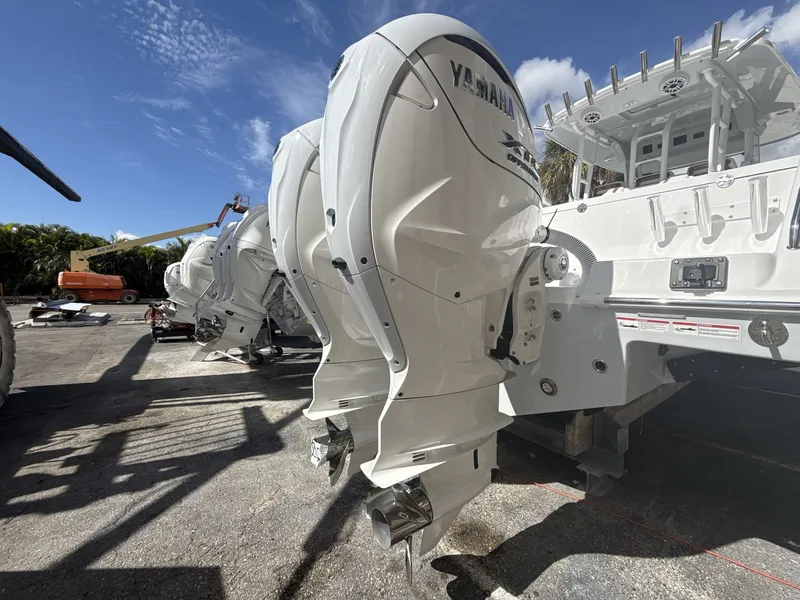 Slide: The Image of Everglades 335 Center Console 2026 - 18