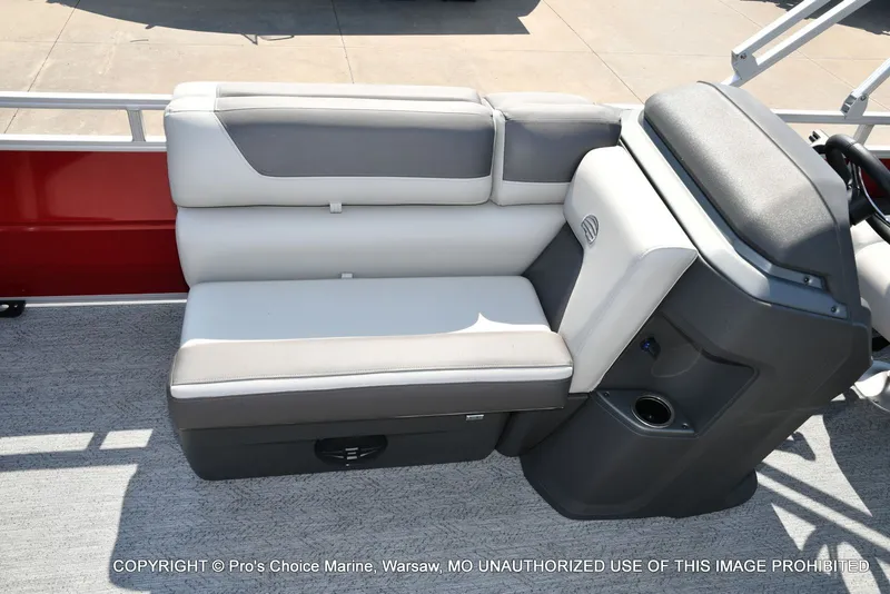 Slide: The Image of Sun Tracker Fishin' Barge 22 DLX w/115HP Pro-XS 4 Stroke 2026 - 34