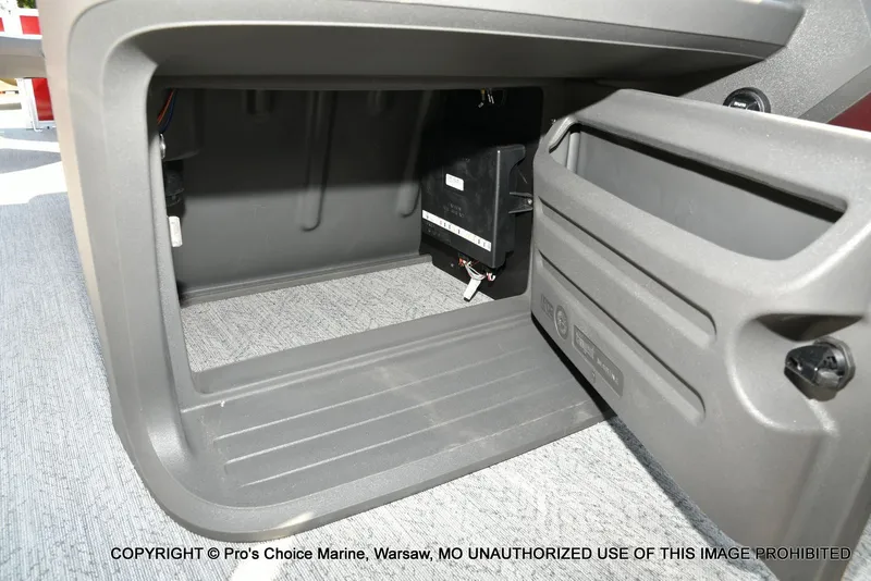 Slide: The Image of Sun Tracker Fishin' Barge 22 DLX w/115HP Pro-XS 4 Stroke 2026 - 45