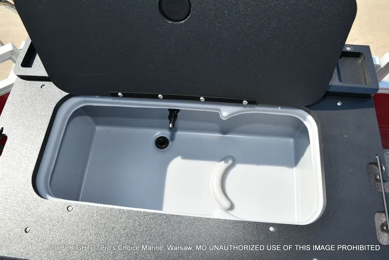 Slide: The Image of Sun Tracker Fishin' Barge 22 DLX w/115HP Pro-XS 4 Stroke 2026 - 49