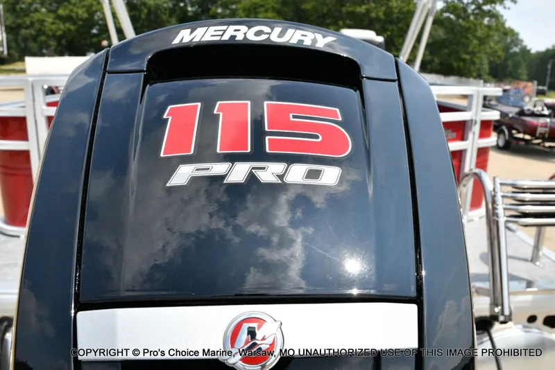 Slide: The Image of Sun Tracker Fishin' Barge 22 DLX w/115HP Pro-XS 4 Stroke 2026 - 5