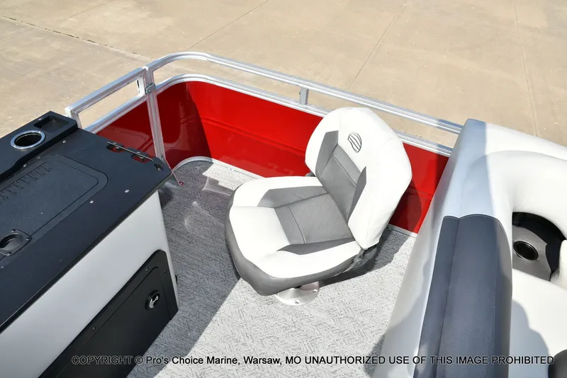 Slide: The Image of Sun Tracker Fishin' Barge 22 DLX w/115HP Pro-XS 4 Stroke 2026 - 51