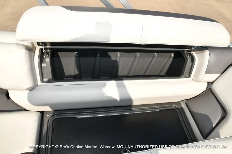 Slide: The Image of Sun Tracker Fishin' Barge 22 DLX w/115HP Pro-XS 4 Stroke 2026 - 67