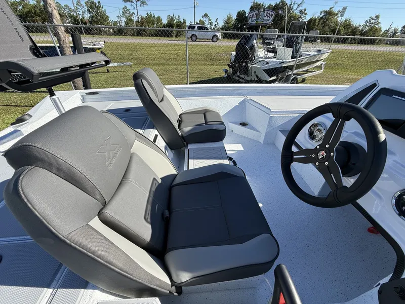 Slide: The Image of Xpress Hyper-Lift Crappie Series 2026 - 9