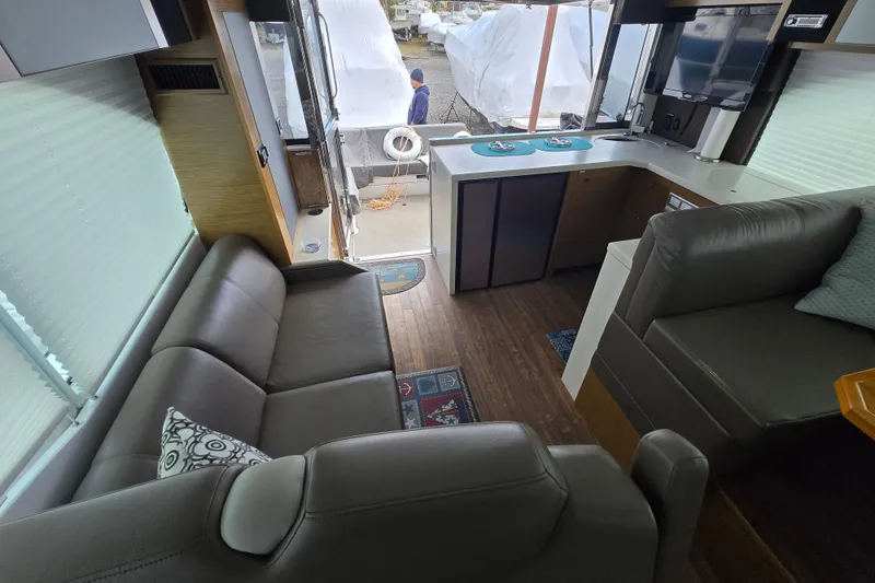 Slide: The Image of Luxurious interior of 2016 Cruisers Sport Series 45 Cantius yacht with modern design. - 34